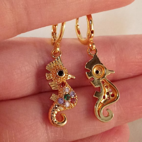 18K Yellow Gold Filled Sea Horse Craved Diamond Zircon Dangle Earrings Gift - Picture 4 of 4